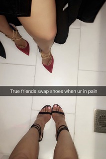 Kylie Jenner feet photo thumbnail