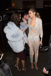 Gigi Hadid feet photo thumbnail