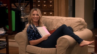 Kaley Cuoco feet photo thumbnail