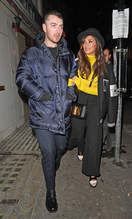 Nicole Scherzinger feet photo thumbnail