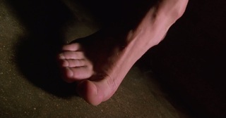Juliette Lewis feet photo thumbnail