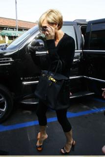 Victoria Beckham feet photo thumbnail