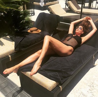Lisa Snowdon feet photo thumbnail