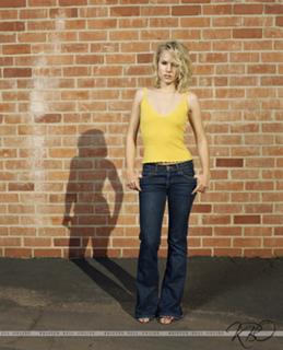 Kristen Bell feet photo thumbnail