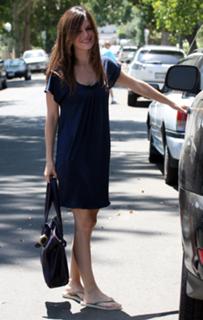 Rachel Bilson feet photo thumbnail