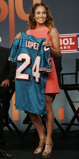 Jennifer Lopez feet photo thumbnail