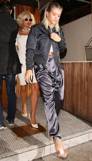 Sofia Richie feet photo thumbnail