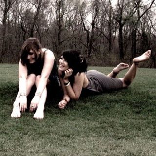 Halsey feet photo thumbnail