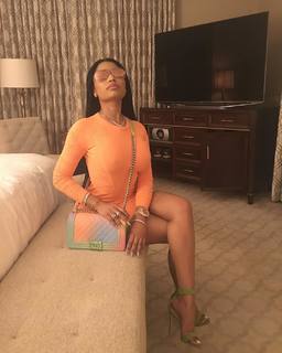 Nicki Minaj feet photo thumbnail