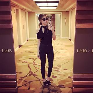 Lucy Hale feet photo thumbnail