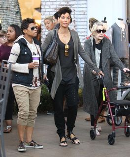 Nicole Murphy feet photo thumbnail