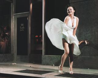 Christina Ricci feet photo thumbnail