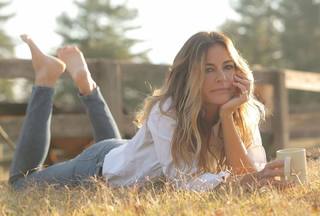 Kelly Bensimon feet photo thumbnail