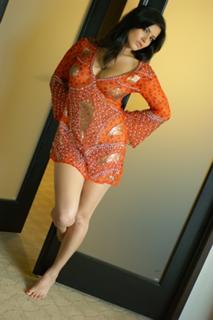 Sunny Leone feet photo thumbnail
