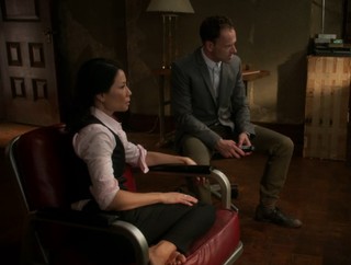 Lucy Liu feet photo thumbnail