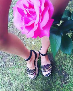 Nicole Neumann feet photo thumbnail