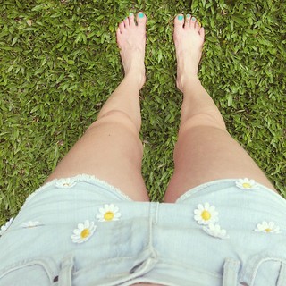 Nicole Neumann feet photo thumbnail