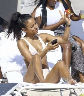 Karrueche Tran feet photo thumbnail