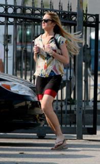 Lindsay Lohan feet photo thumbnail