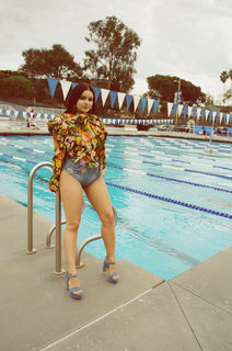 Ariel Winter feet photo thumbnail