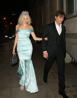Pixie Lott feet photo thumbnail