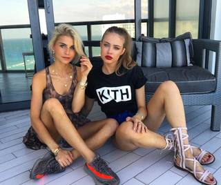 Xenia Tchoumitcheva feet photo thumbnail