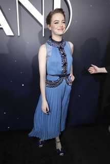 Emma Stone feet photo thumbnail