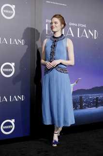 Emma Stone feet photo thumbnail