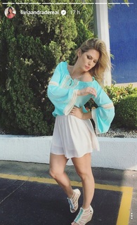 Lívia Andrade feet photo thumbnail