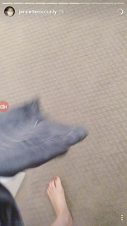 Jennette McCurdy feet photo thumbnail