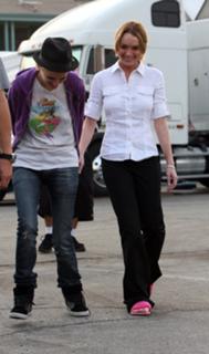 Lindsay Lohan feet photo thumbnail