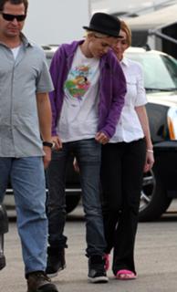 Lindsay Lohan feet photo thumbnail