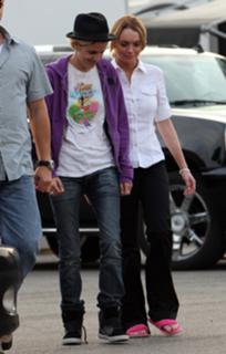 Lindsay Lohan feet photo thumbnail