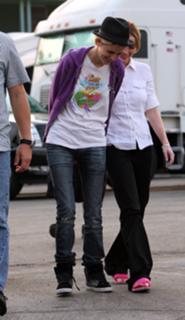 Lindsay Lohan feet photo thumbnail
