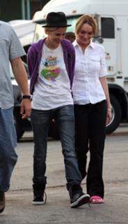 Lindsay Lohan feet photo thumbnail