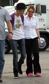 Lindsay Lohan feet photo thumbnail