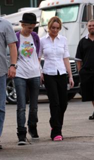 Lindsay Lohan feet photo thumbnail
