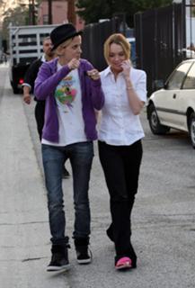 Lindsay Lohan feet photo thumbnail