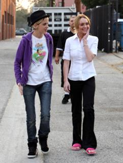Lindsay Lohan feet photo thumbnail