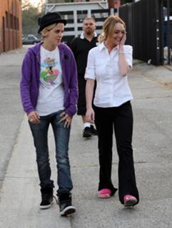 Lindsay Lohan feet photo thumbnail