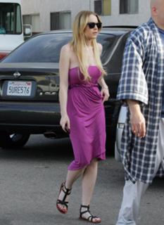 Lindsay Lohan feet photo thumbnail