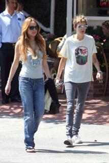 Lindsay Lohan feet photo thumbnail