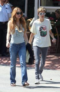 Lindsay Lohan feet photo thumbnail