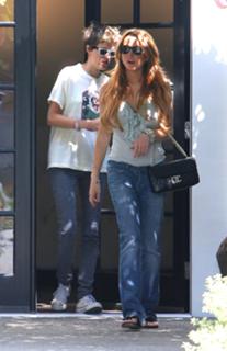 Lindsay Lohan feet photo thumbnail