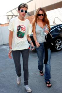 Lindsay Lohan feet photo thumbnail