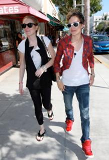 Lindsay Lohan feet photo thumbnail