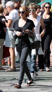 Lindsay Lohan feet photo thumbnail