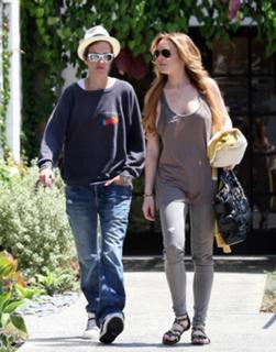 Lindsay Lohan feet photo thumbnail