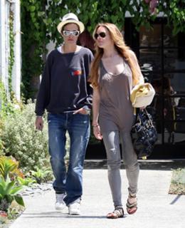 Lindsay Lohan feet photo thumbnail