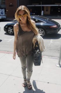 Lindsay Lohan feet photo thumbnail